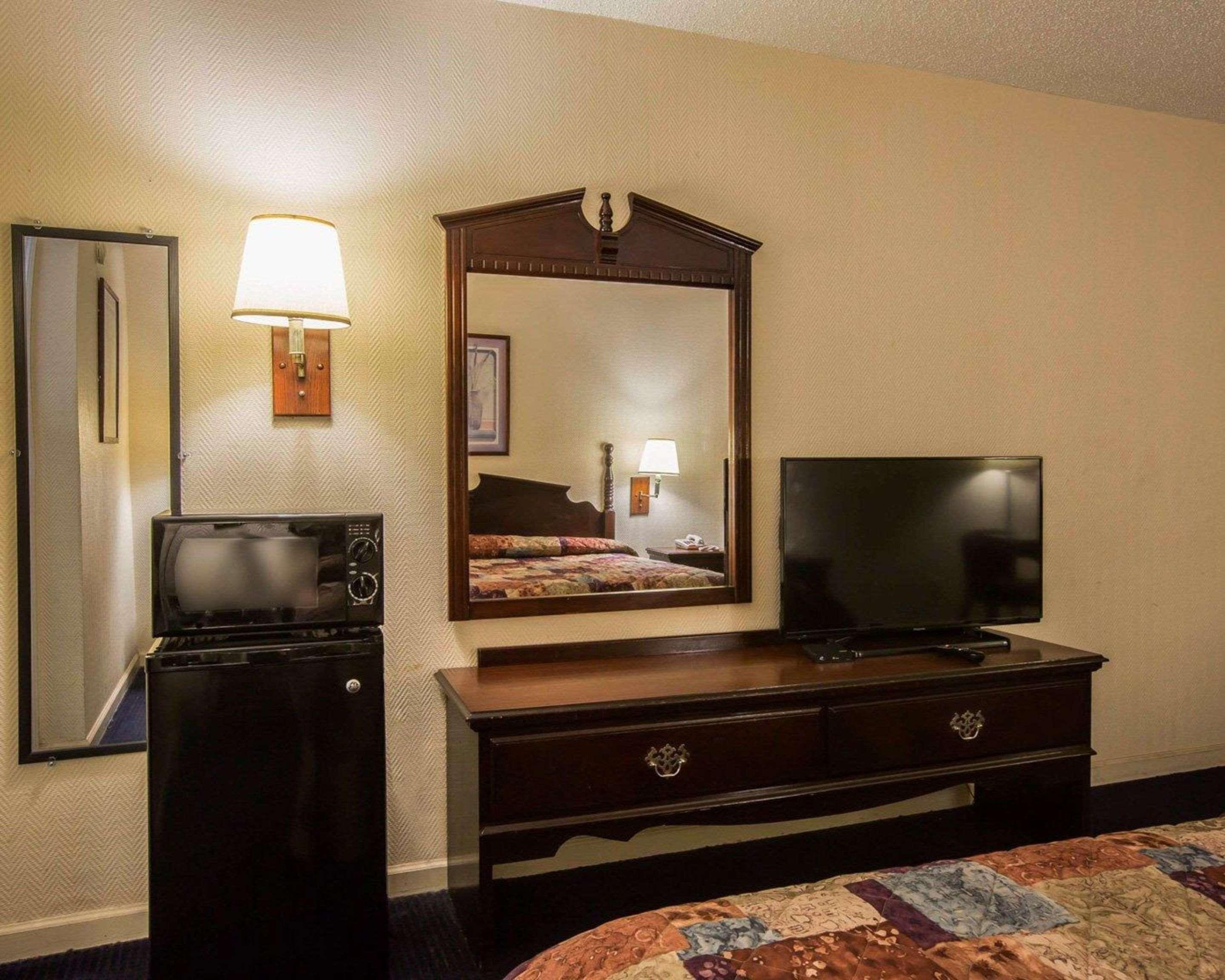 Rodeway Inn Phenix City Exterior photo